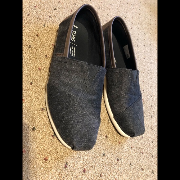 Toms mens (size 10.5us) - Picture 2 of 3